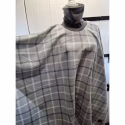 Poncho grå rutig