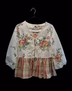 Blus återbrukat tyg blommig dröm - storlek 36