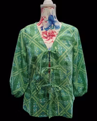 Blus återbrukat tyg retrogrön - storlek 44