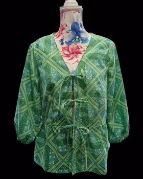 Blus återbrukat tyg retrogrön - storlek 44