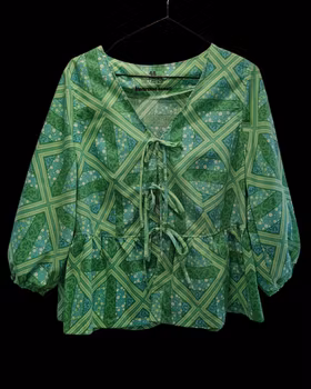 Blus återbrukat tyg retrogrön - storlek 44