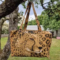 Mellan necessär gepard