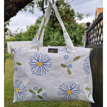 Mellan necessär prästkragar