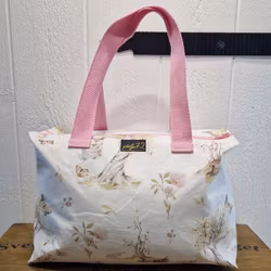 Mellan necessär skogsdröm