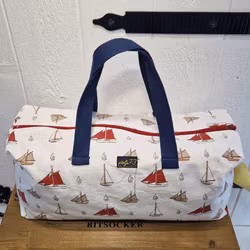 Stor necessär eller väska segelbåtar