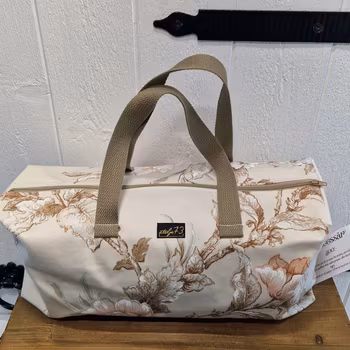 Stor necessär eller väska vintage blommor
