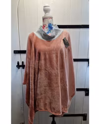 Poncho ljusrosa fluffig