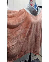 Poncho ljusrosa fluffig