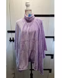 Poncho lavendel fluffig