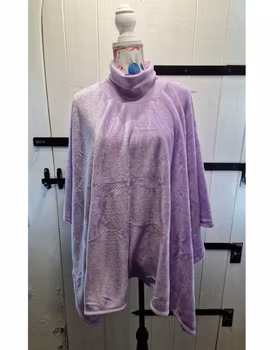 Poncho lavendel fluffig