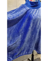 Poncho kornblå fluffig