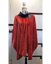 Poncho röd fluffig