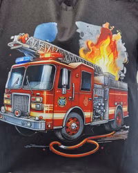 Tygkasse svart med brandbil