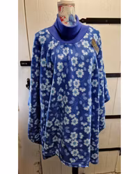 Poncho blå blommor
