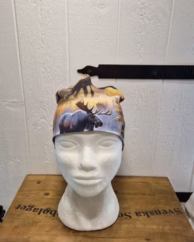 Mössa älgar i bruna toner