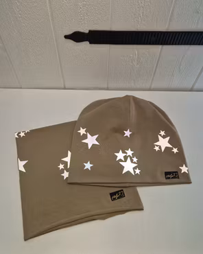 Reflexmössa stjärnor storlek 48-64
