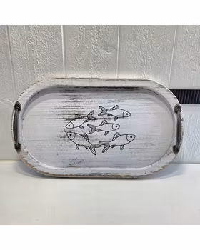 Träbricka med fiskstim