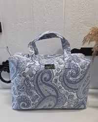 Mellan necessär paisley