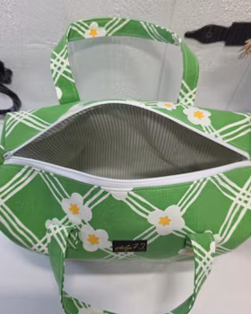 Mellan necessär sommar