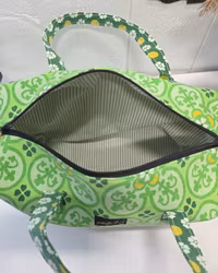 Mellan necessär retrogrön 1