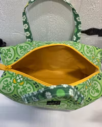 Mellan necessär retrogrön 2