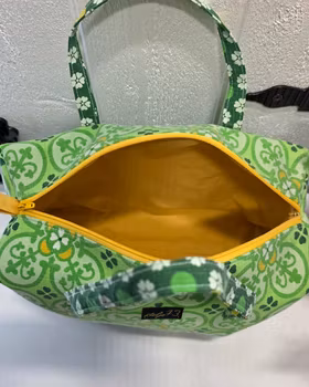 Mellan necessär retrogrön 2