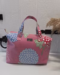 Mellan necessär blomma 1