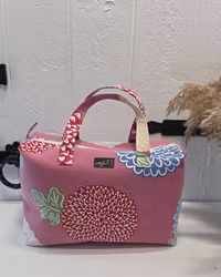 Mellan necessär blomma 2