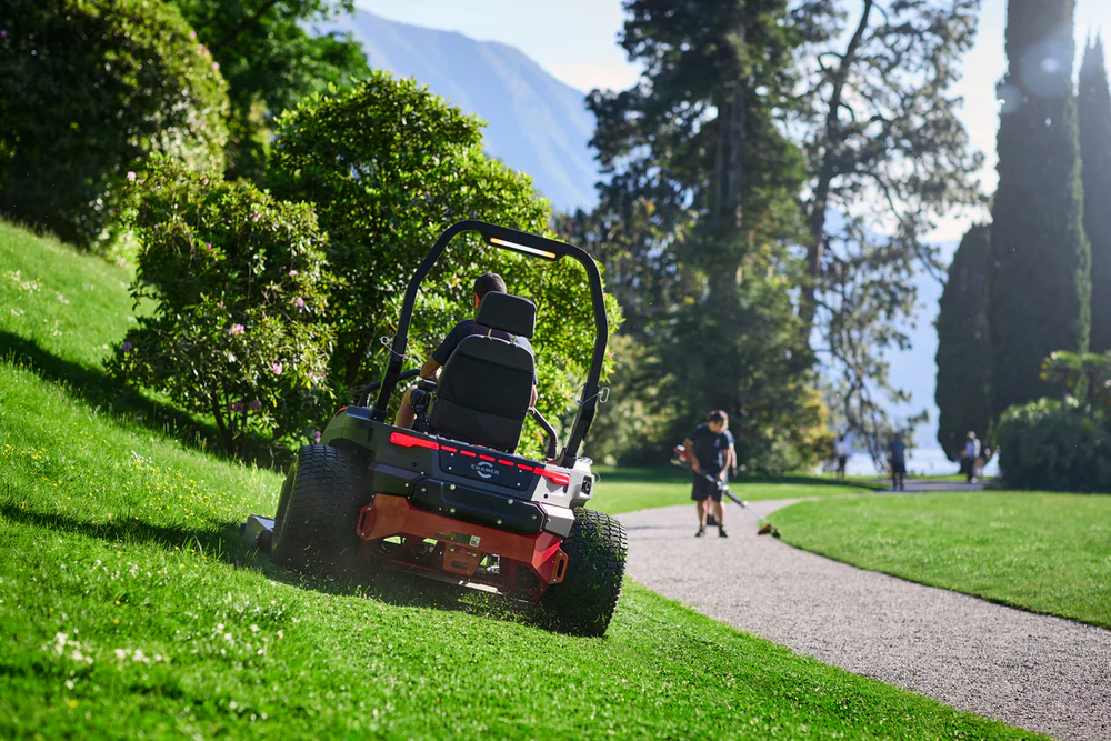 Optimus Zeroturn 182 cm 36 kWh, Bakutkast