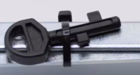 RK Nyckel batteriluckan.