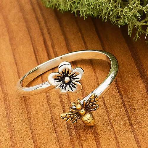 Silverring med körsbärsblomma & bronsbi