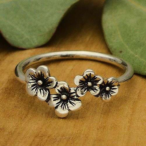 Körsbärsblomsring i silver