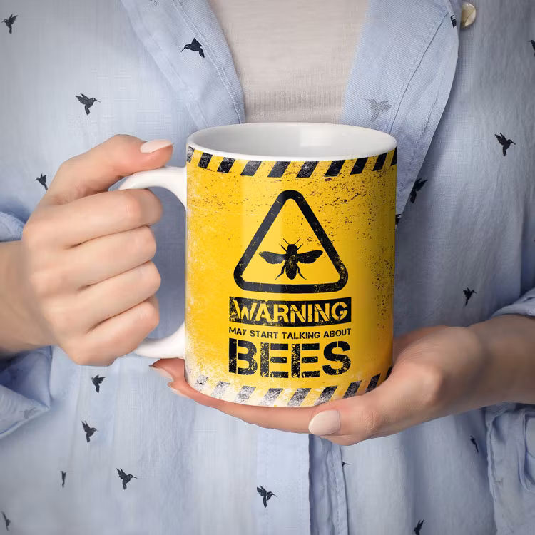 Mugg, "gigantisk" vit – Warning May start talking about bees