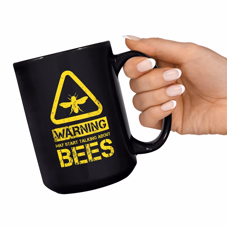 Mugg, "XL" svart – Warning May start talking about bees