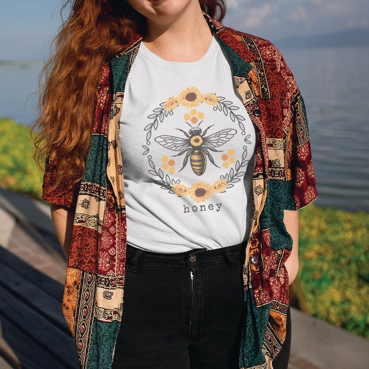 T-shirt – Honey Bee Circle