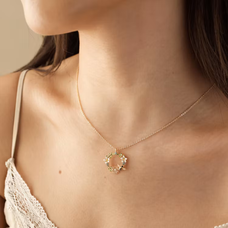 Halsband – Rund blomsterkrans med bi, guld
