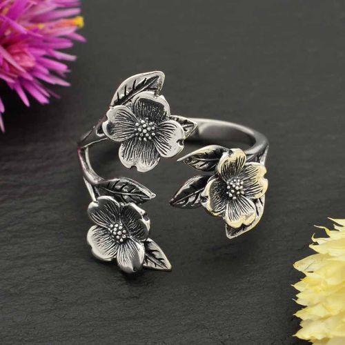 Ring –  Tre kornellblommor, silver