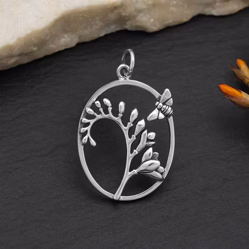 Hänge – Freesia & bi i oval ram