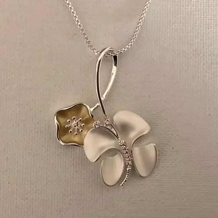 Halsband – Abstrakt fjäril & blomma