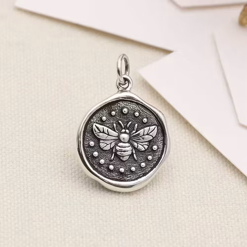 Hänge – Sigill med bi, silver