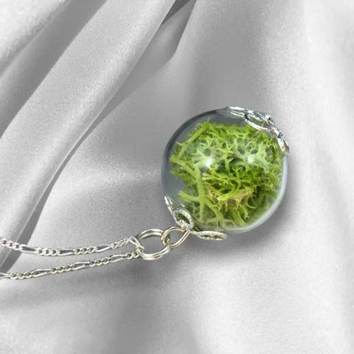 Halsband – Mossa i glaskula, silver