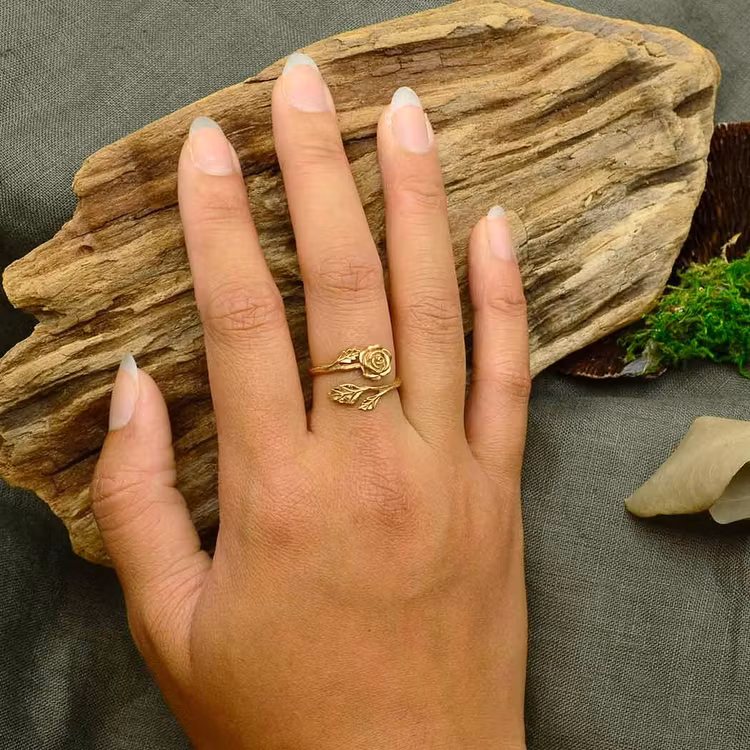 Ring – Ros och blad, brons
