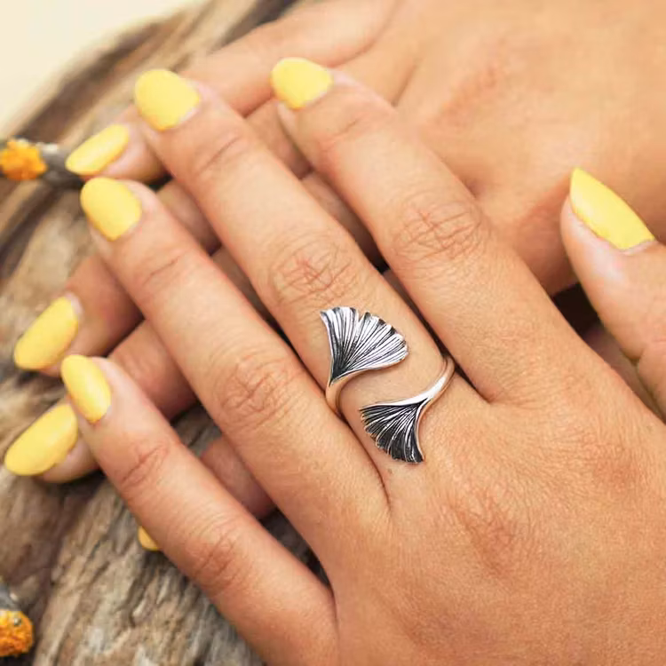 Ring – Ginkgoblad, silver