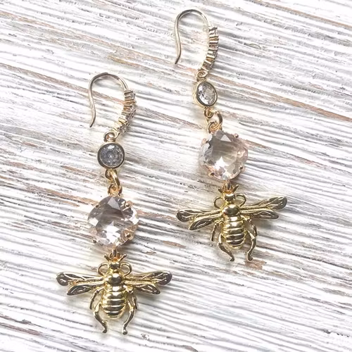 Örhängen – Fransk, bi boutique kristall