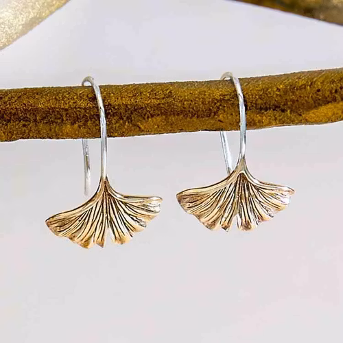 Örhängen – Ginkgoblad, brons