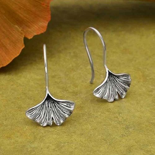 Örhängen – Ginkgoblad, silver