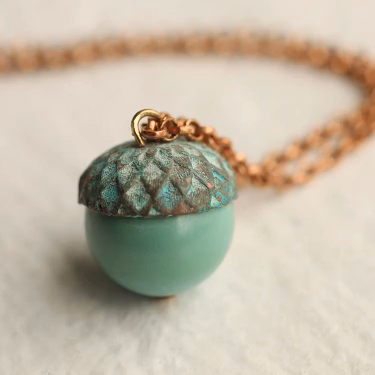Halsband – Ekollon, turkos med ärgad koppar