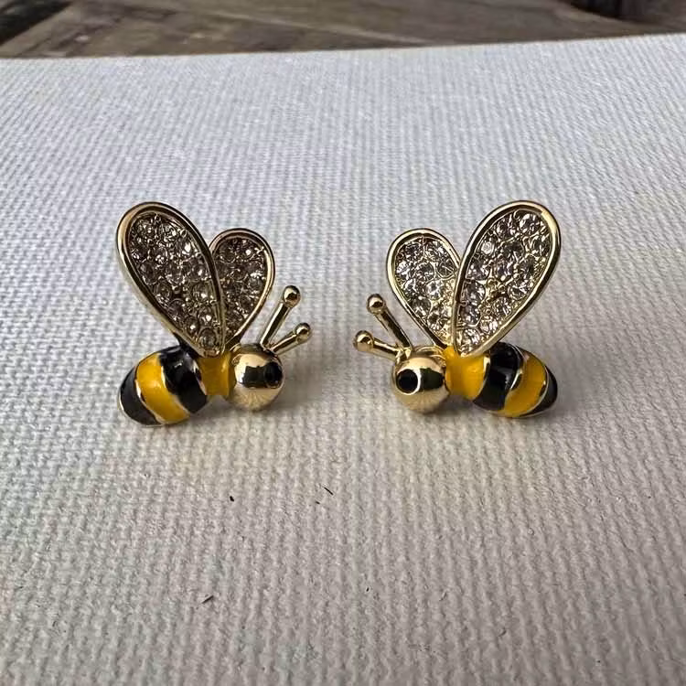 Örhängen – Sparkly bee