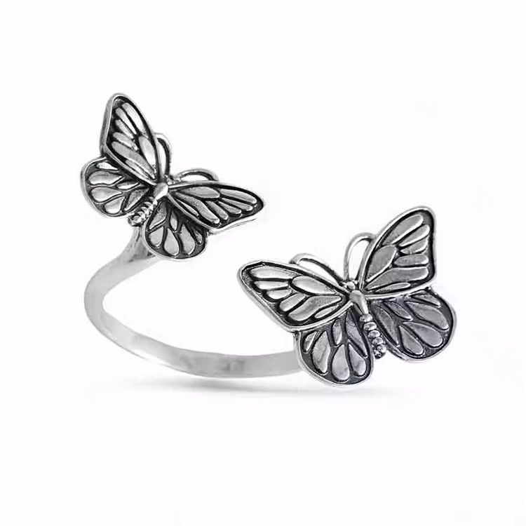Ring – Två fjärilar i silver