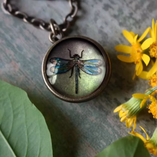 Halsband, dubbelsidig berlock – Trollslända